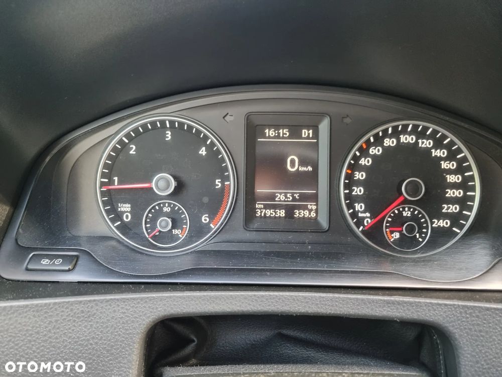Volkswagen Caravelle - 21