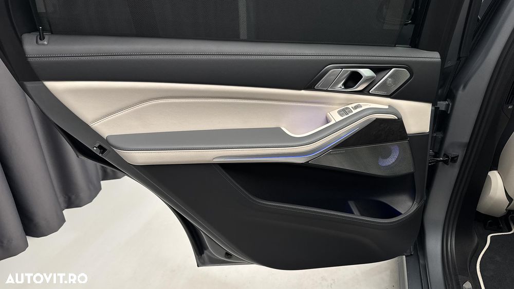 BMW X7 - 32