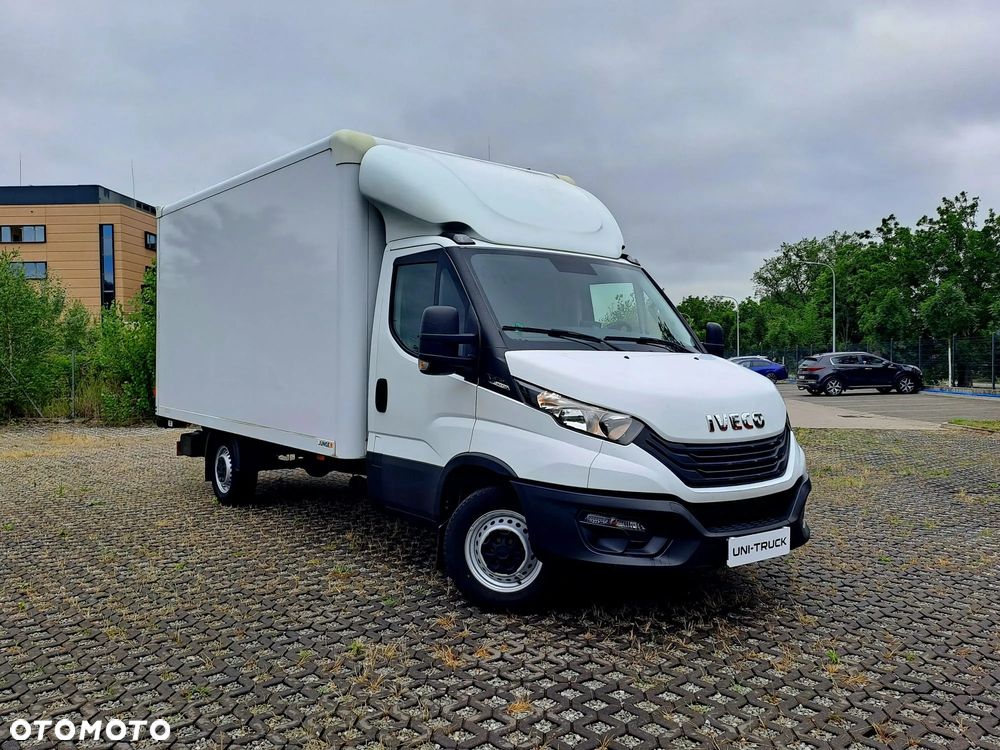 Iveco DAILY | Stan idealny | kontener 8 EP | Automat | Winda | GWARANCJA 12mc | Kamera cofania | - 1
