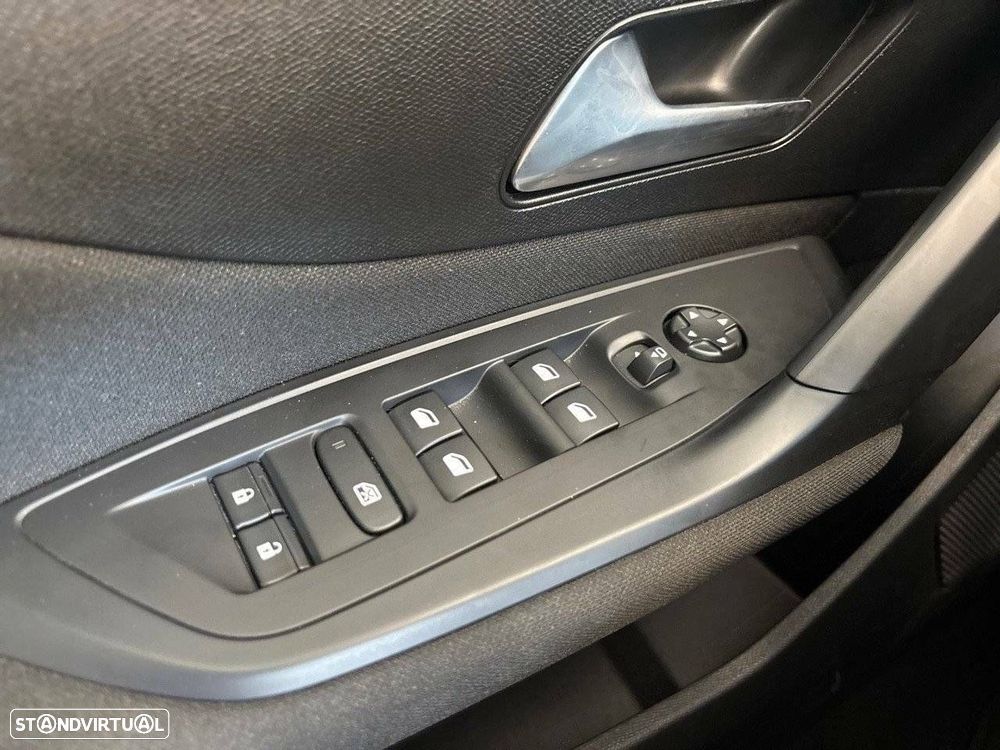 Peugeot 308 SW 1.2 Hybrid Style e-DCS6 - 20