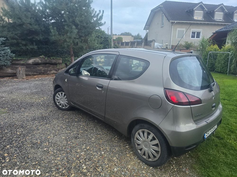 Mitsubishi Colt - 4