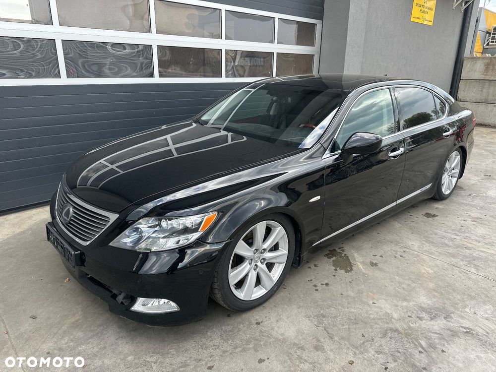 Lexus LS - 4