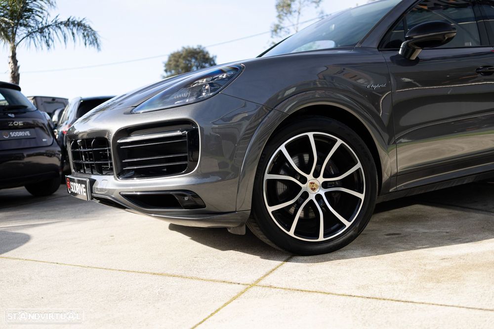 Porsche Cayenne Coupé E-Hybrid - 9