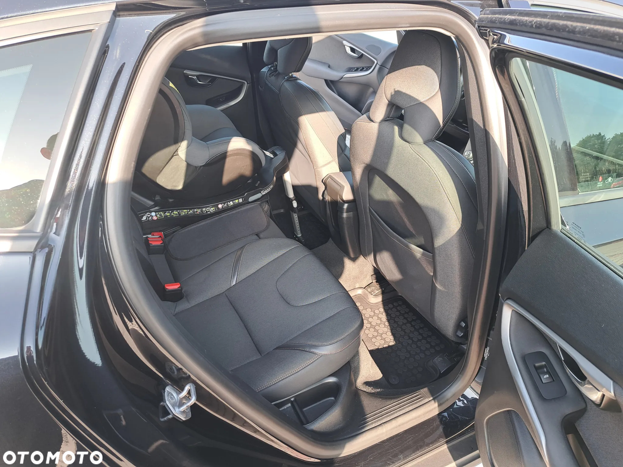 Volvo V40 Cross Country D3 Momentum - 10