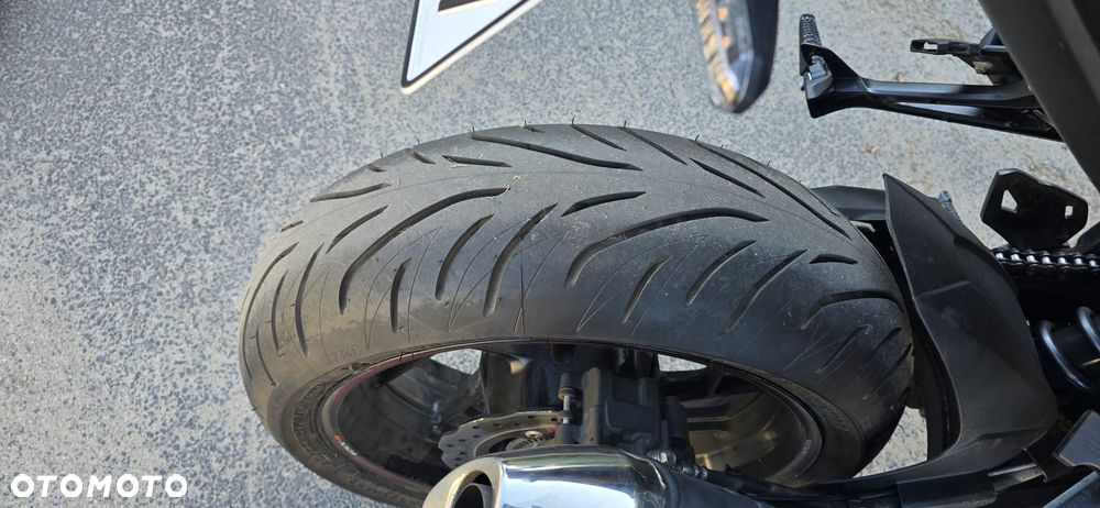 Suzuki GSX - 17
