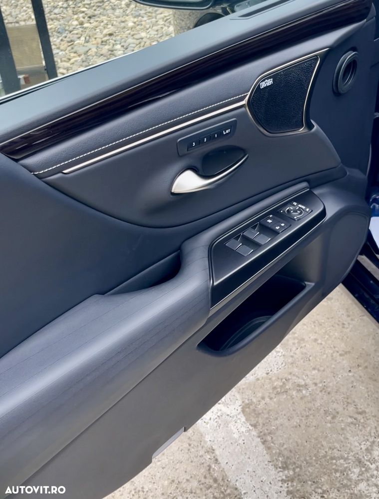 Lexus Seria ES 300h Luxury - 13