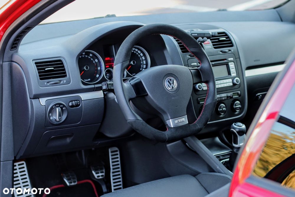 Volkswagen Golf - 10