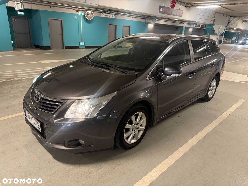 Toyota Avensis - 1