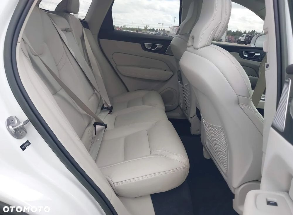 Volvo XC 60 B5 B AWD Core - 10