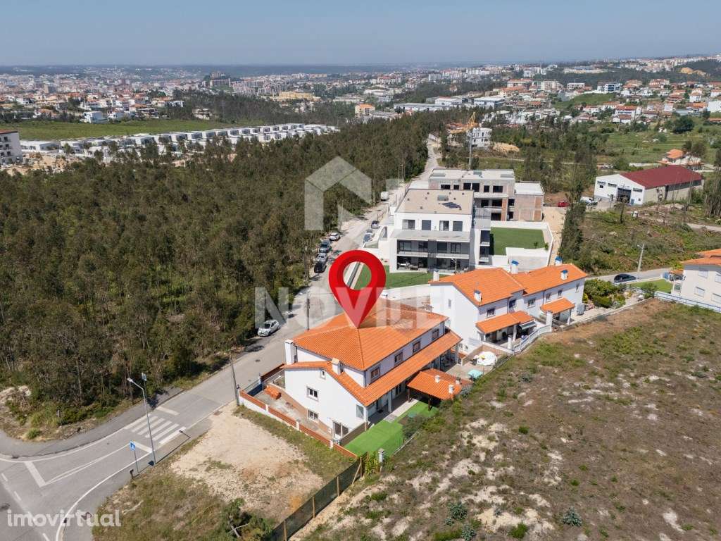 Moradia T4 c/Pátio, Cave e Garagem - Casal dos Matos, Leiria - Grande imagem: 3/34