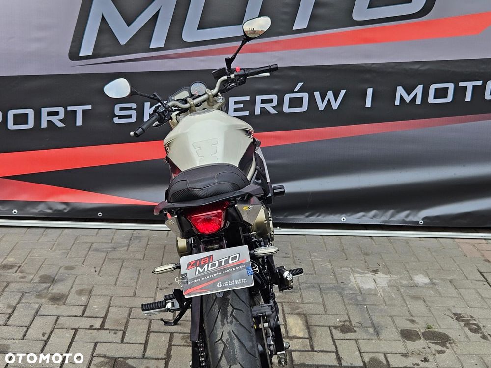 Yamaha XJ - 20