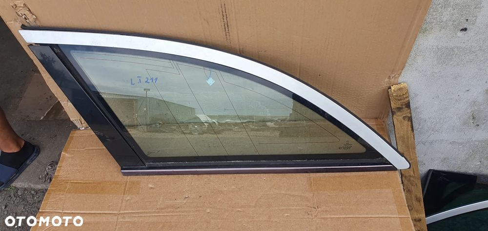 Szyba lewy tył tylna lewa karoseryjna Mercedes E Klasa W211 - 2