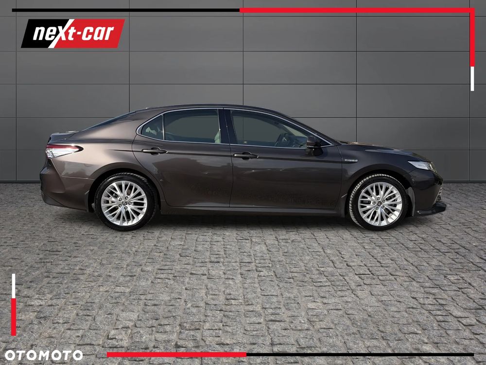 Toyota Camry 2.5 Hybrid Executive CVT - 6