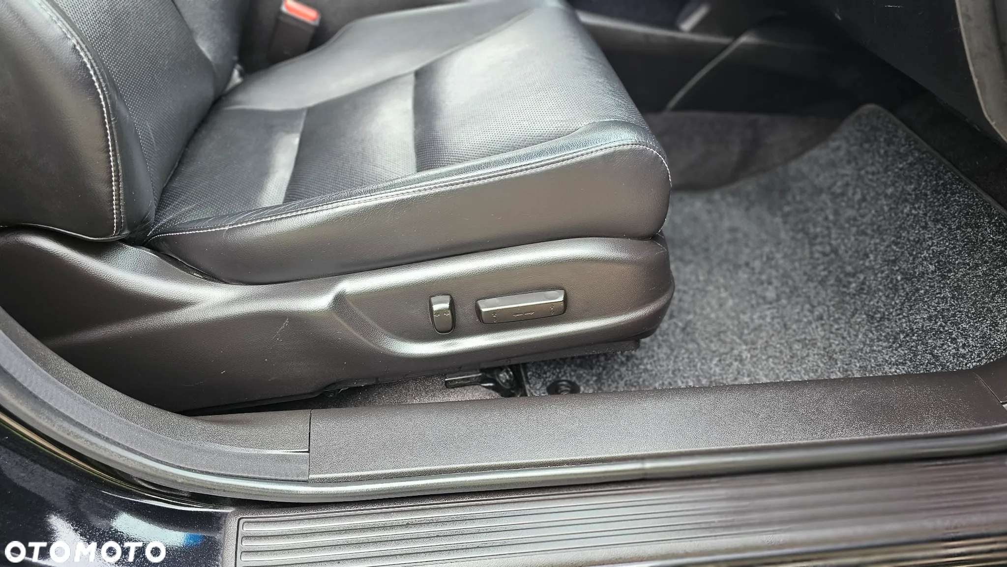 Honda Accord 2.0 Executive Navi - 16