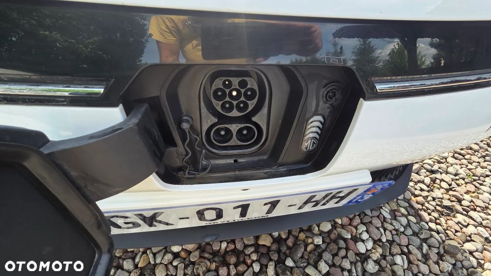 MG 5 Standard Luxury - 12