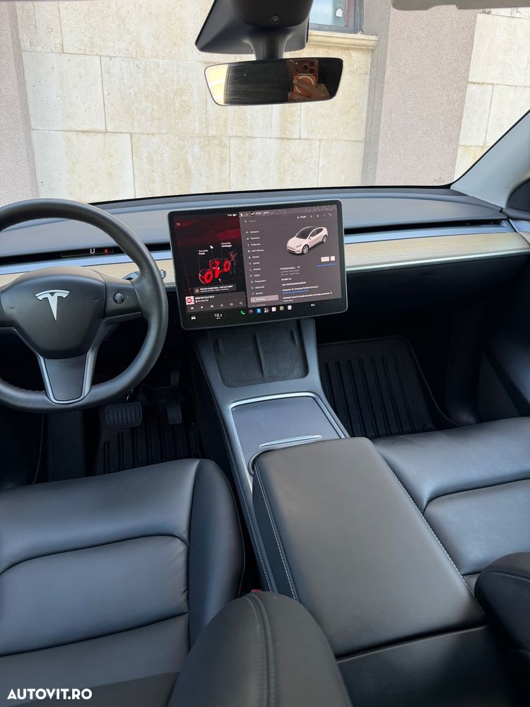 Tesla Model Y Long Range Dual Motor AWD - 21