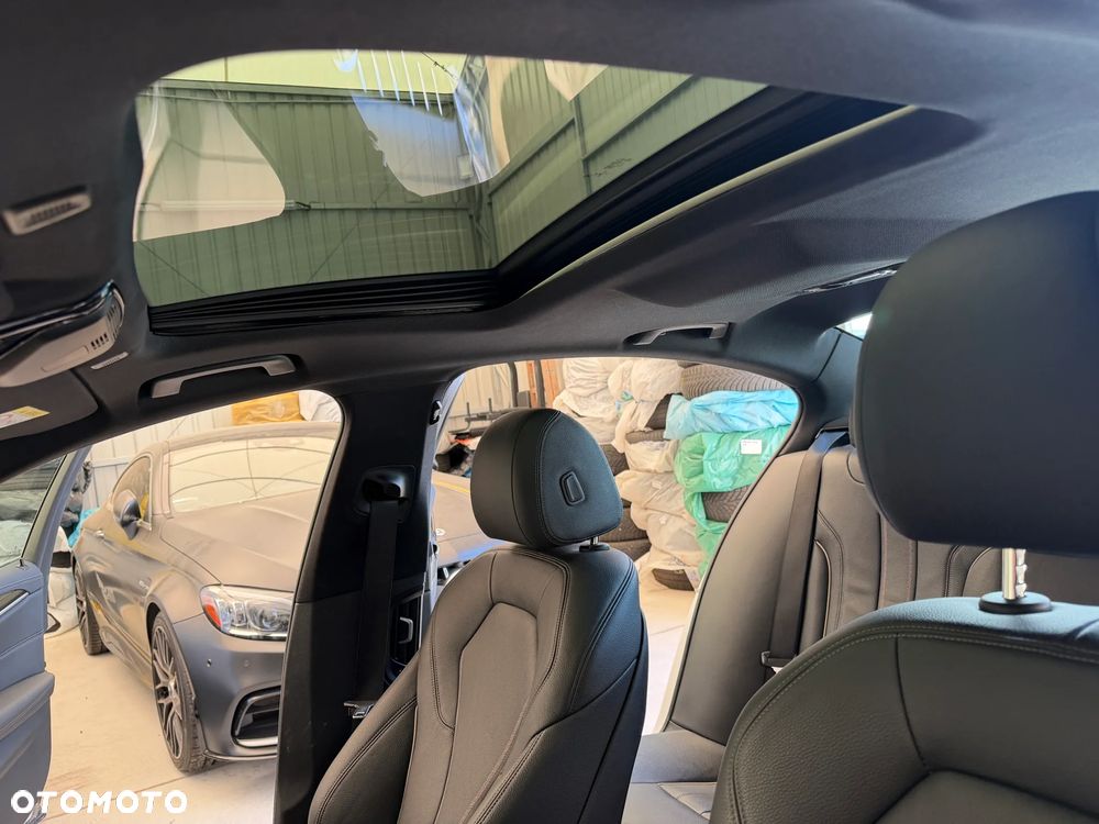 BMW Seria 5 520i Sport Line - 11
