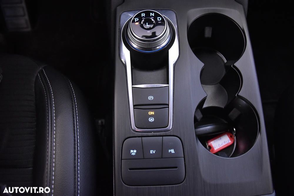 Ford Kuga - 16