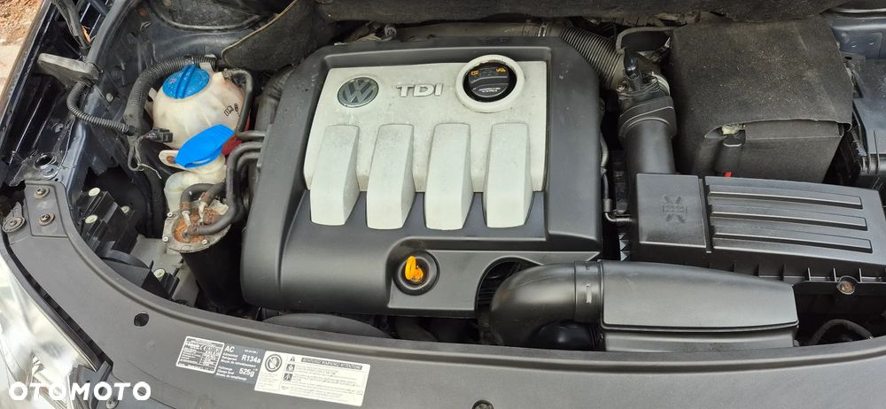 Volkswagen Touran - 17