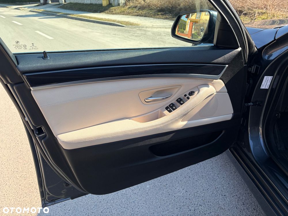 BMW Seria 5 520d xDrive Luxury Line - 14