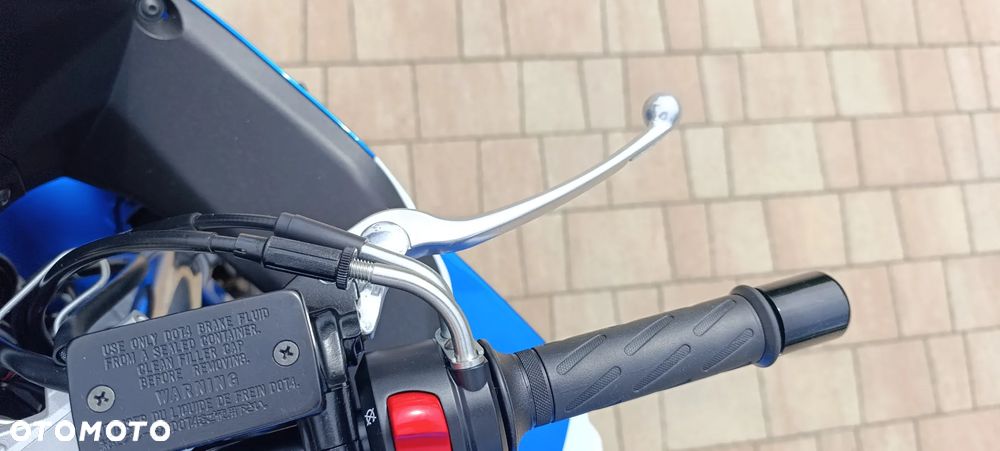 Suzuki GSX - 12