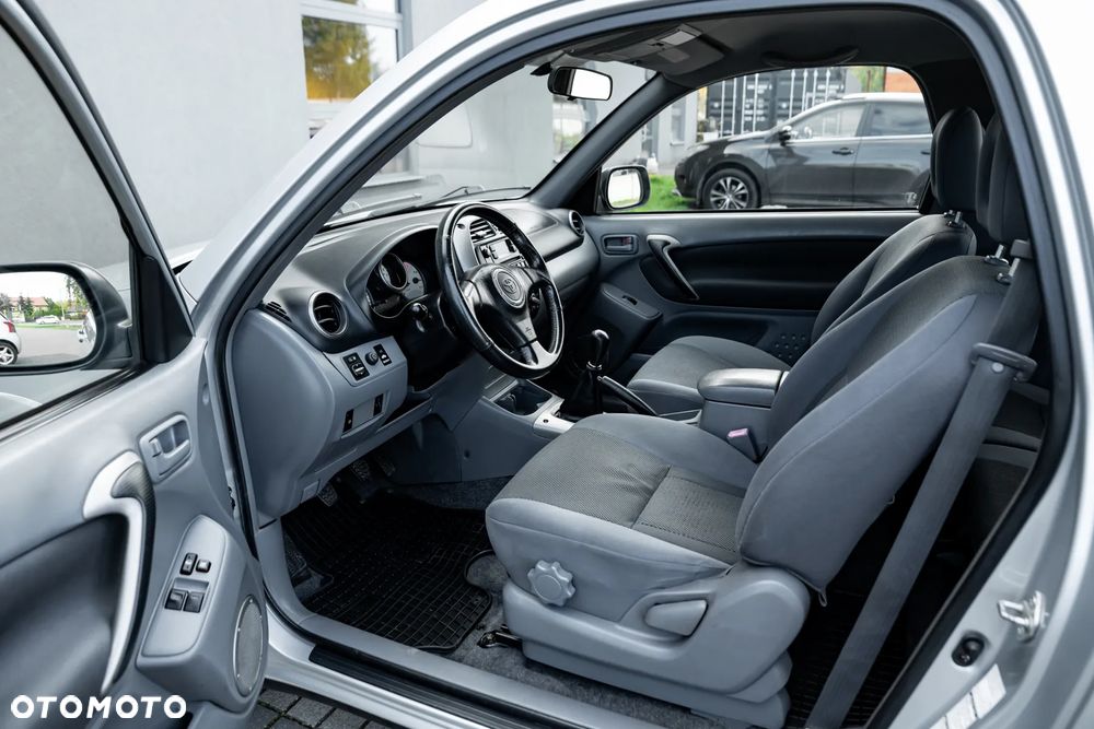 Toyota RAV4 4x4 Edition - 14