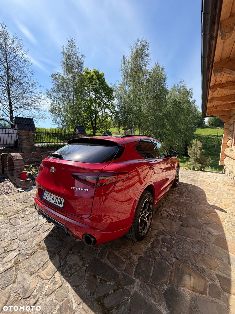 Alfa Romeo Stelvio 2.0 Turbo 16V AT8-Q4 Veloce Ti - 8
