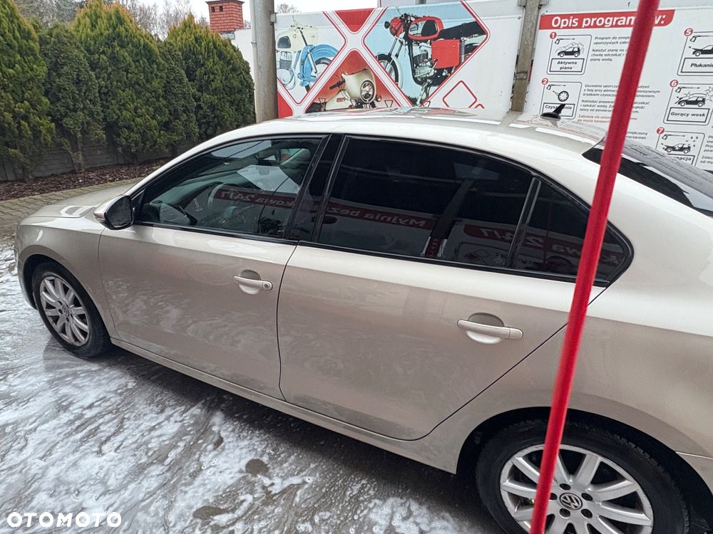 Volkswagen Jetta 1.6 TDI Comfortline - 7