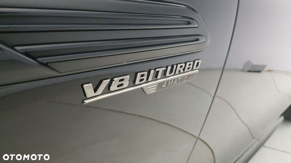 Mercedes-Benz SL AMG 63 4-Matic+ - 32