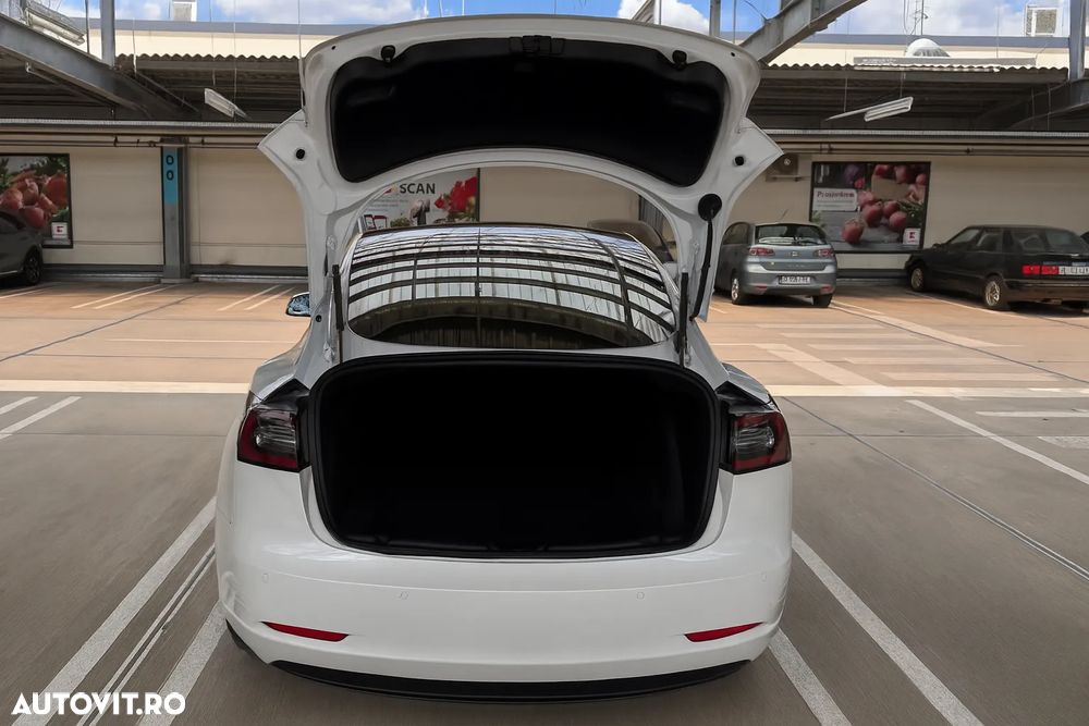 Tesla Model 3 Standard Reichweite Plus Hinterradantrieb - 11