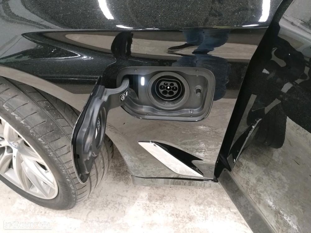 BMW 530 e Line Luxury - 9