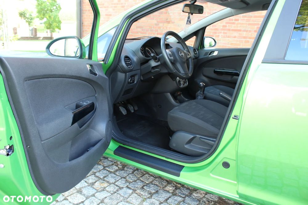 Opel Corsa 1.2 16V Enjoy - 21