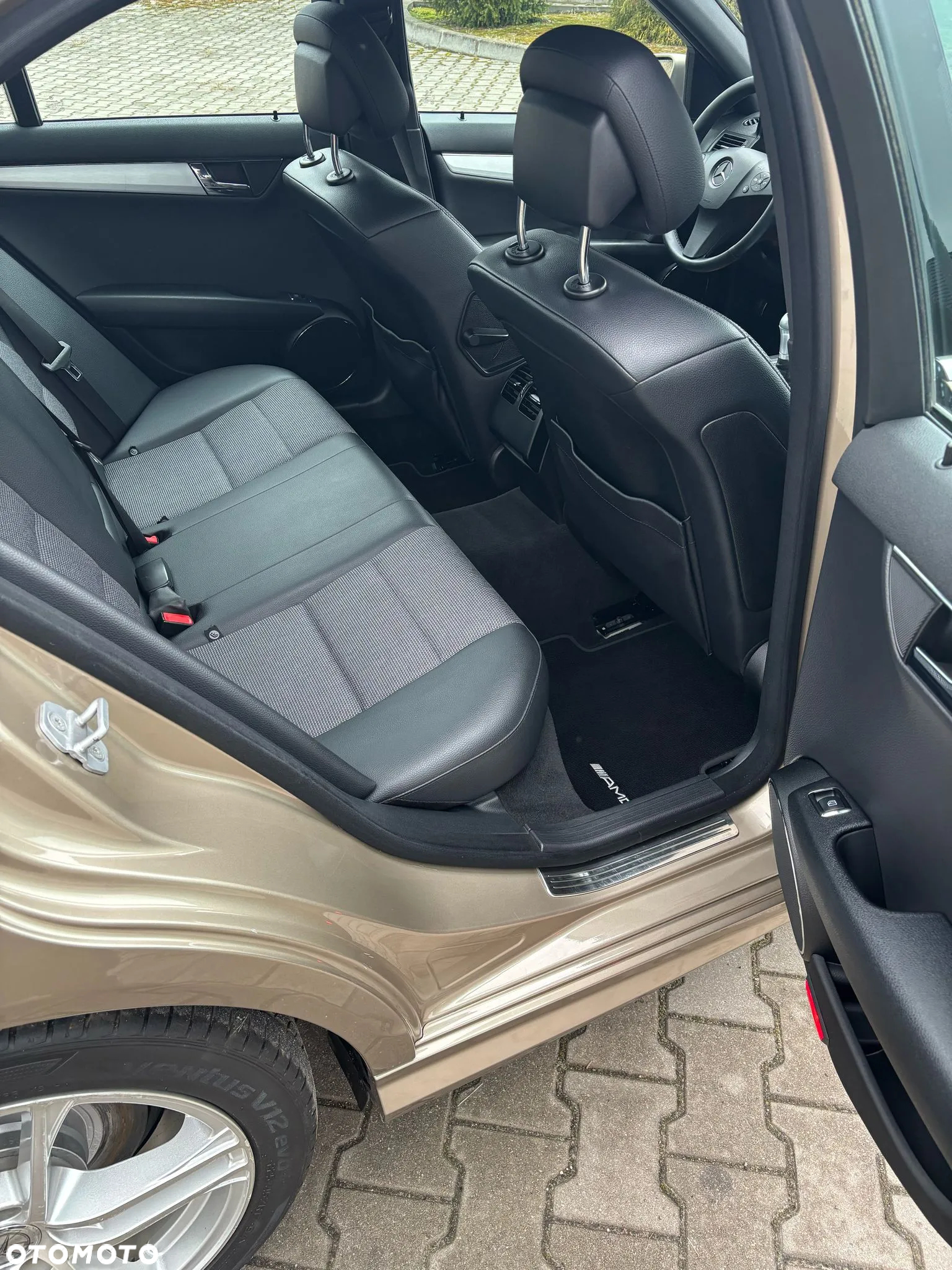 Mercedes-Benz Klasa C 180 Kompressor Avantgarde - 13