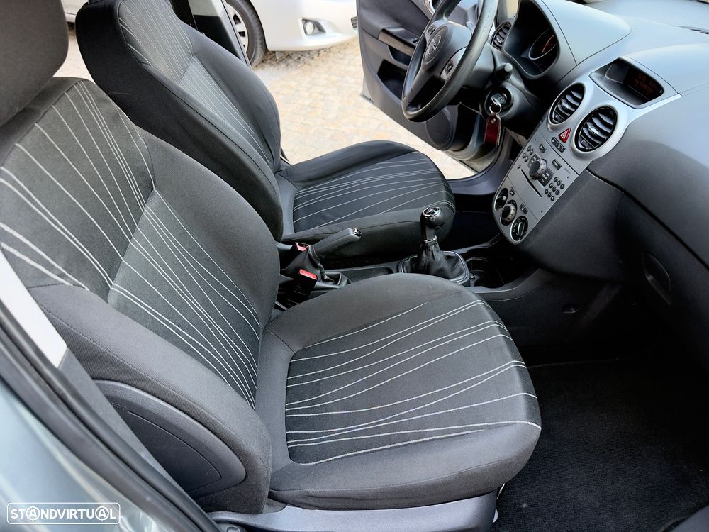 Opel Corsa 1.2 Enjoy - 50