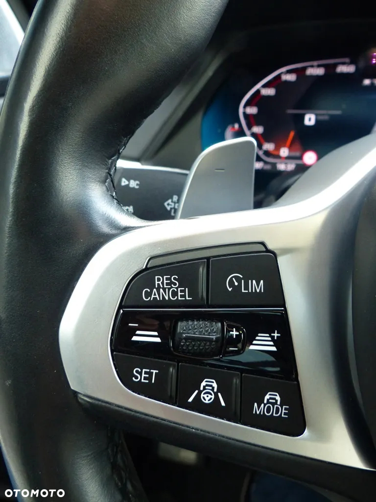 BMW X7 M50i sport - 37