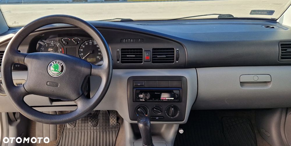 Skoda Octavia 1.6 LX - 9