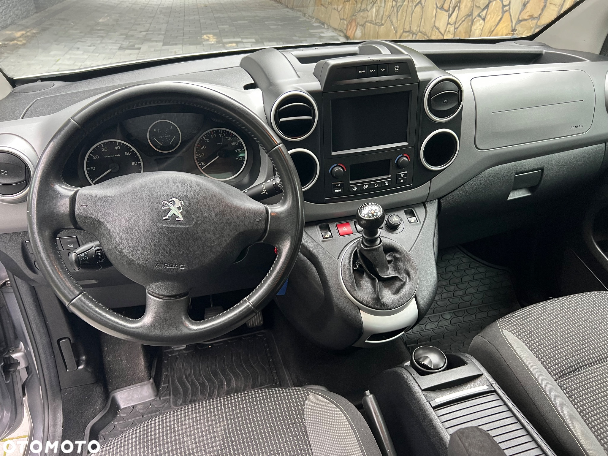 Peugeot Partner 1.6 BlueHDi Outdoor S&S - 15