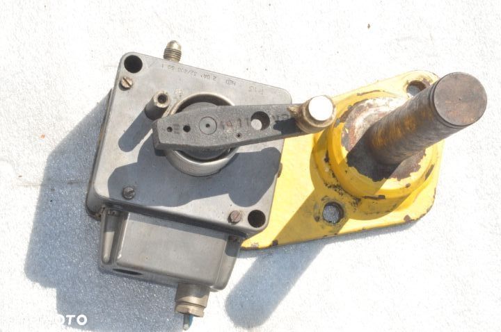CZUJNIK REGULATOR KOMATSU PW75 95 - 2