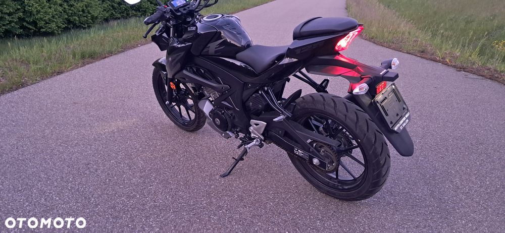 Suzuki GSX - 21