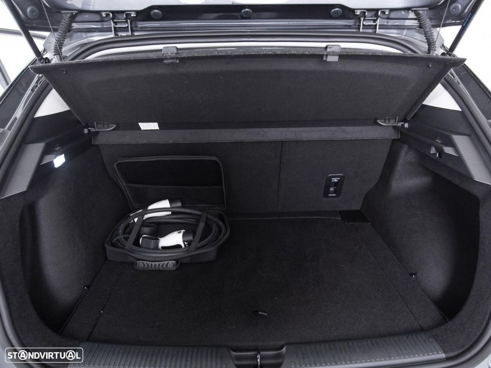 MG MG4 64 kWh Luxury - 13