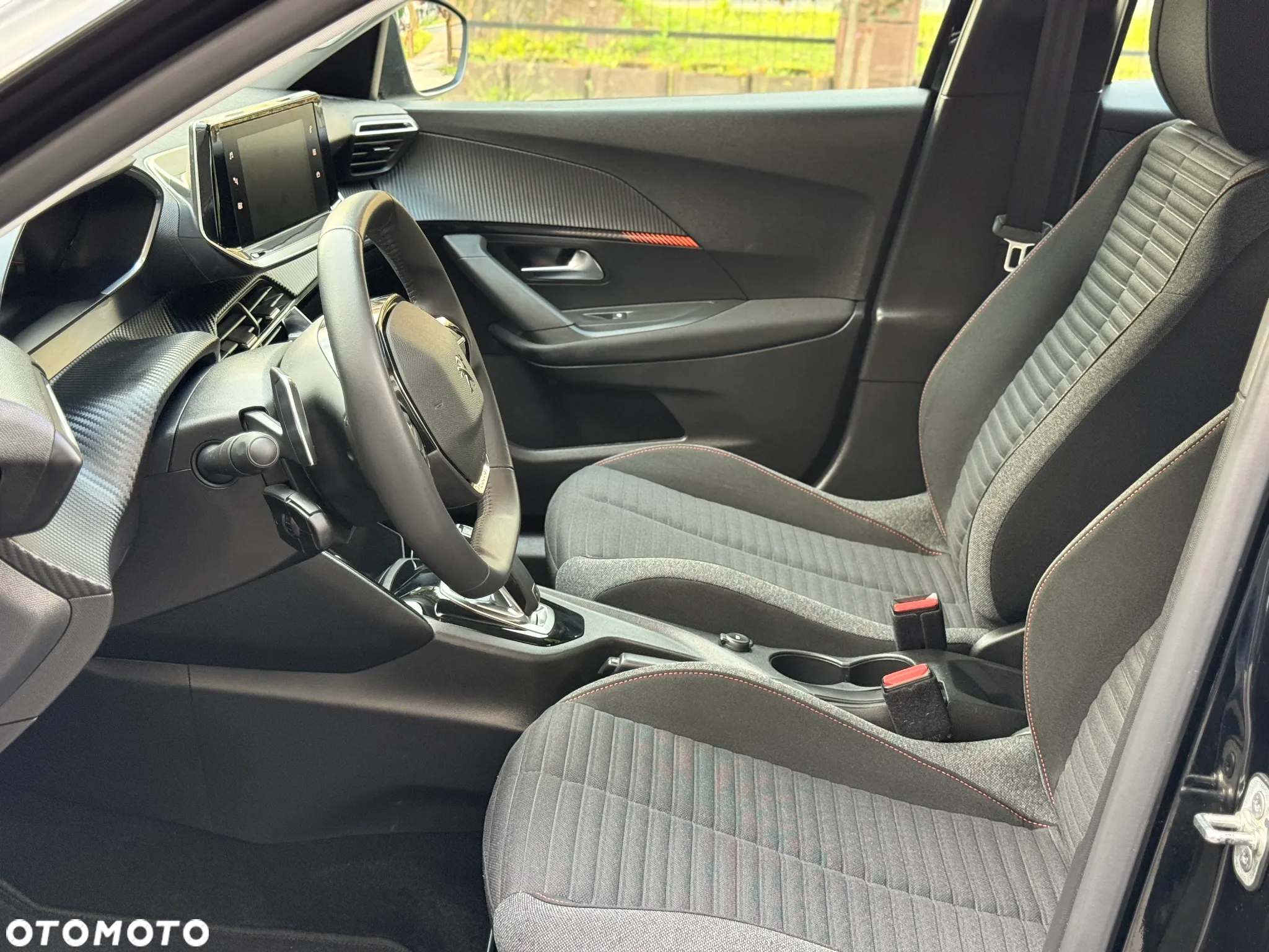 Peugeot 2008 1.2 PureTech Active Pack S&S EAT8 - 29