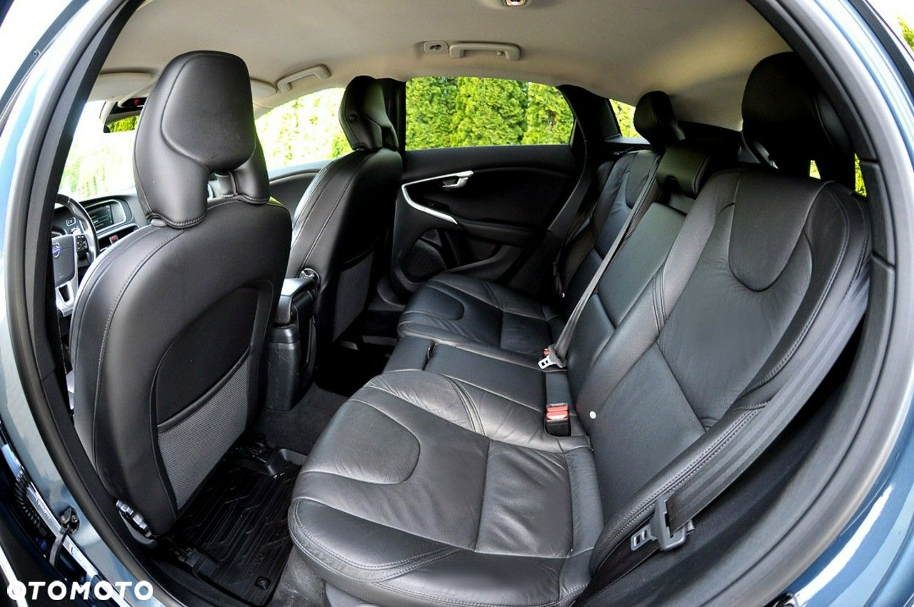 Volvo V40 D2 Momentum - 9
