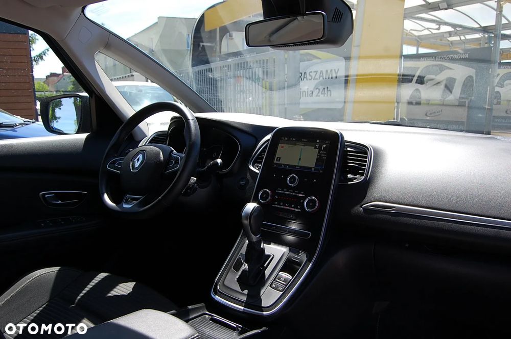 Renault Grand Scenic - 11