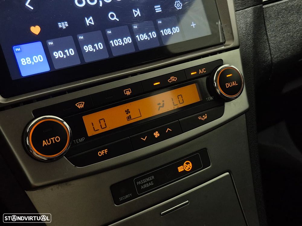 Toyota Avensis SW 2.0 D-4D Exclusive - 21