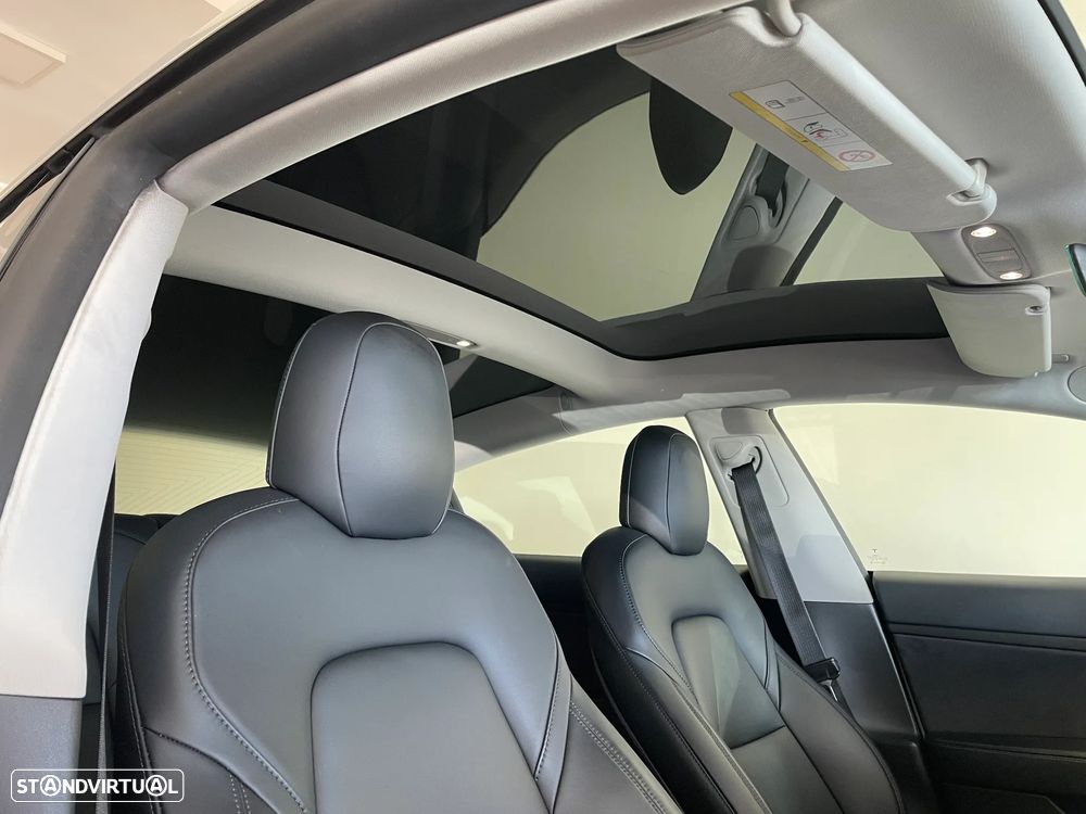 Tesla Model 3 RWD - 14