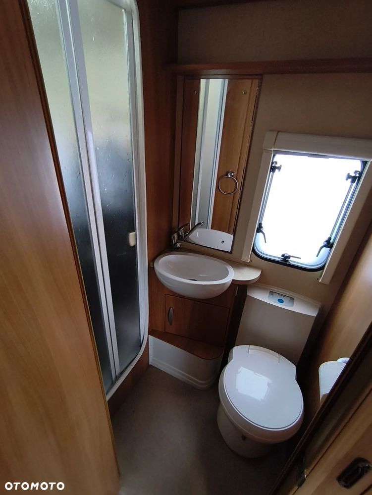 SWIFT CHARISMA 565 - 24