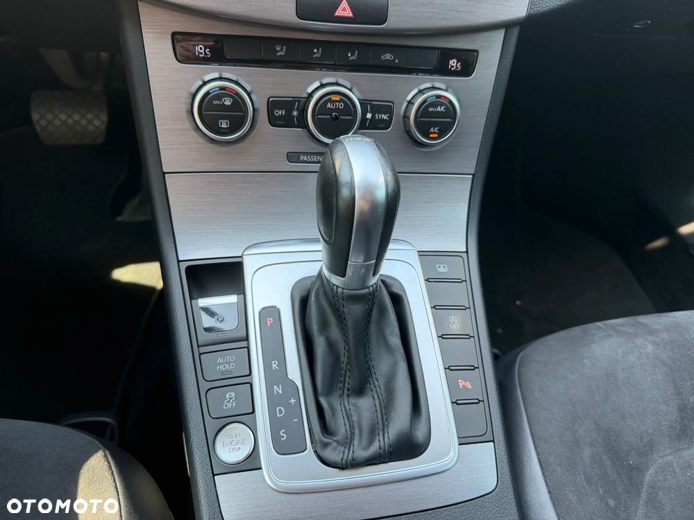 Volkswagen Passat 2.0 TDI Comfortline DSG - 20