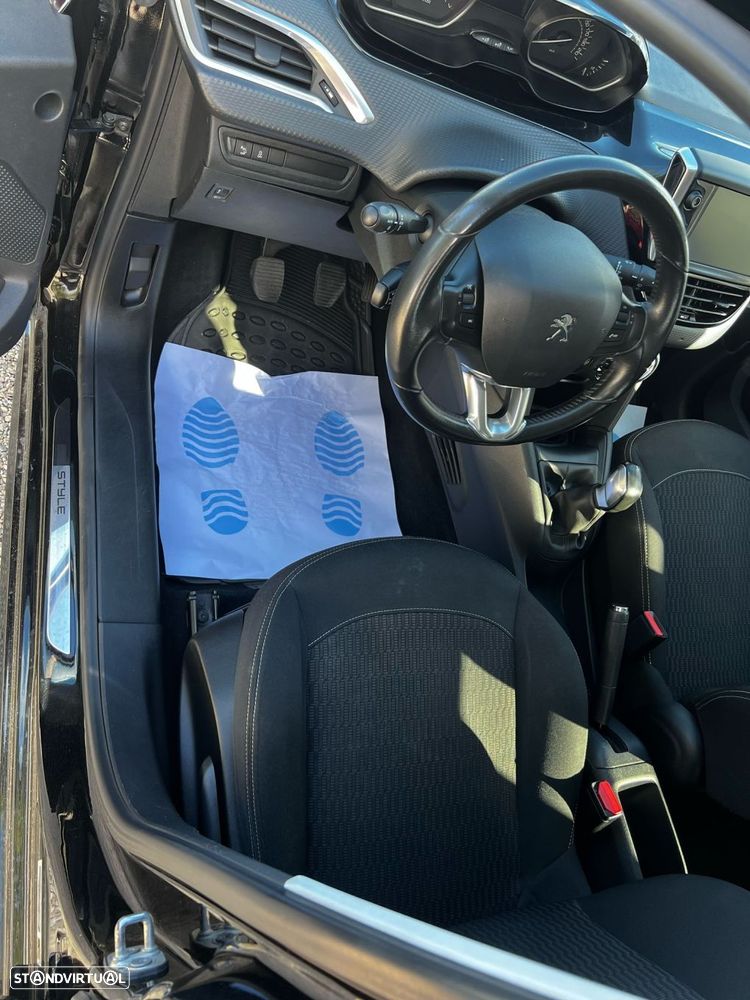 Peugeot 208 1.2 PureTech Style - 5
