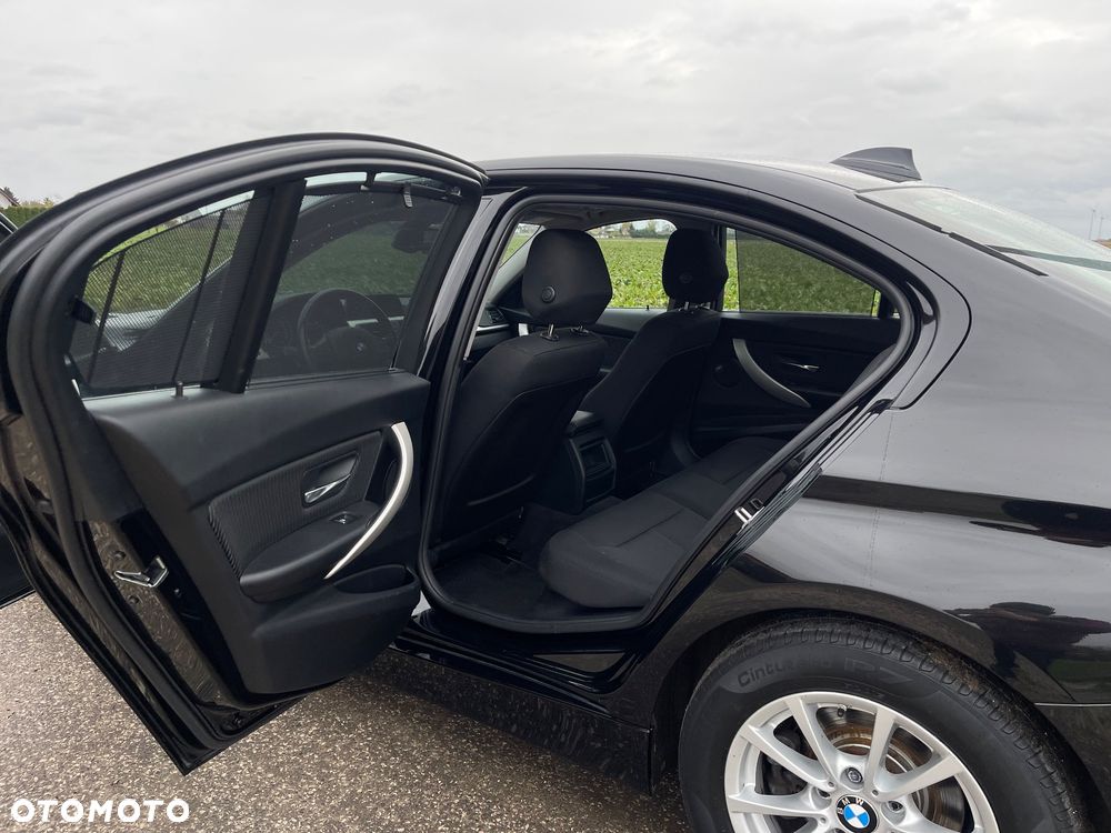 BMW Seria 3 320d Advantage sport - 16