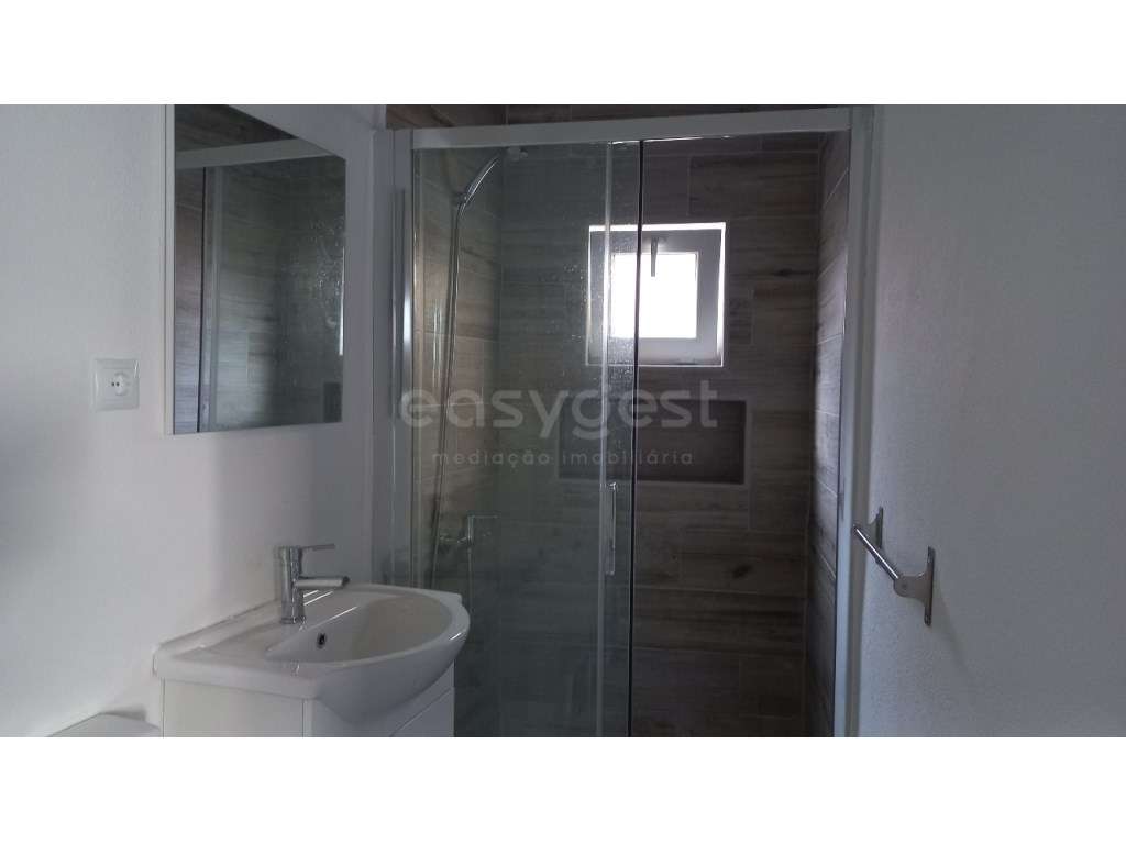 Moradia T1 Moderna e Remodelada no Centro de Amiais de Baixo - Junt... - Grande imagem: 3/13